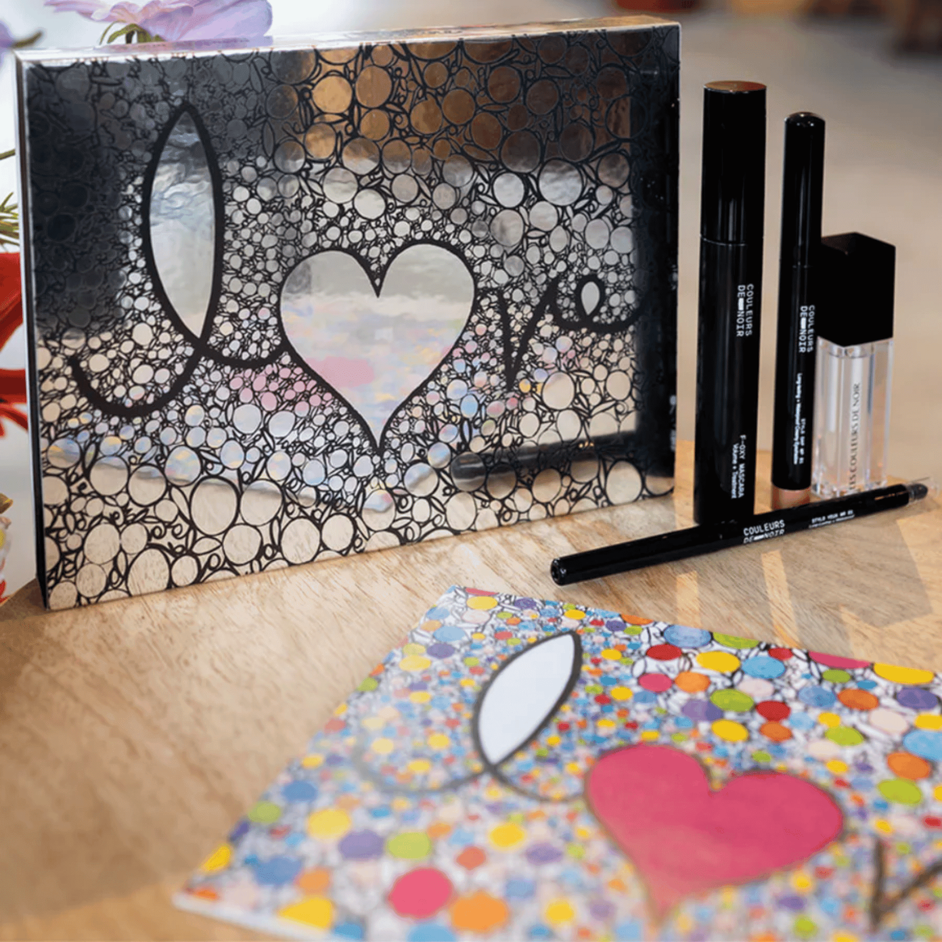 Couleurs de Noir The Essentials Collection by Delphine de Saxe-Cobourg Couleurs de Noir The Essentials Collection by Delphine de Saxe-Cobourg
