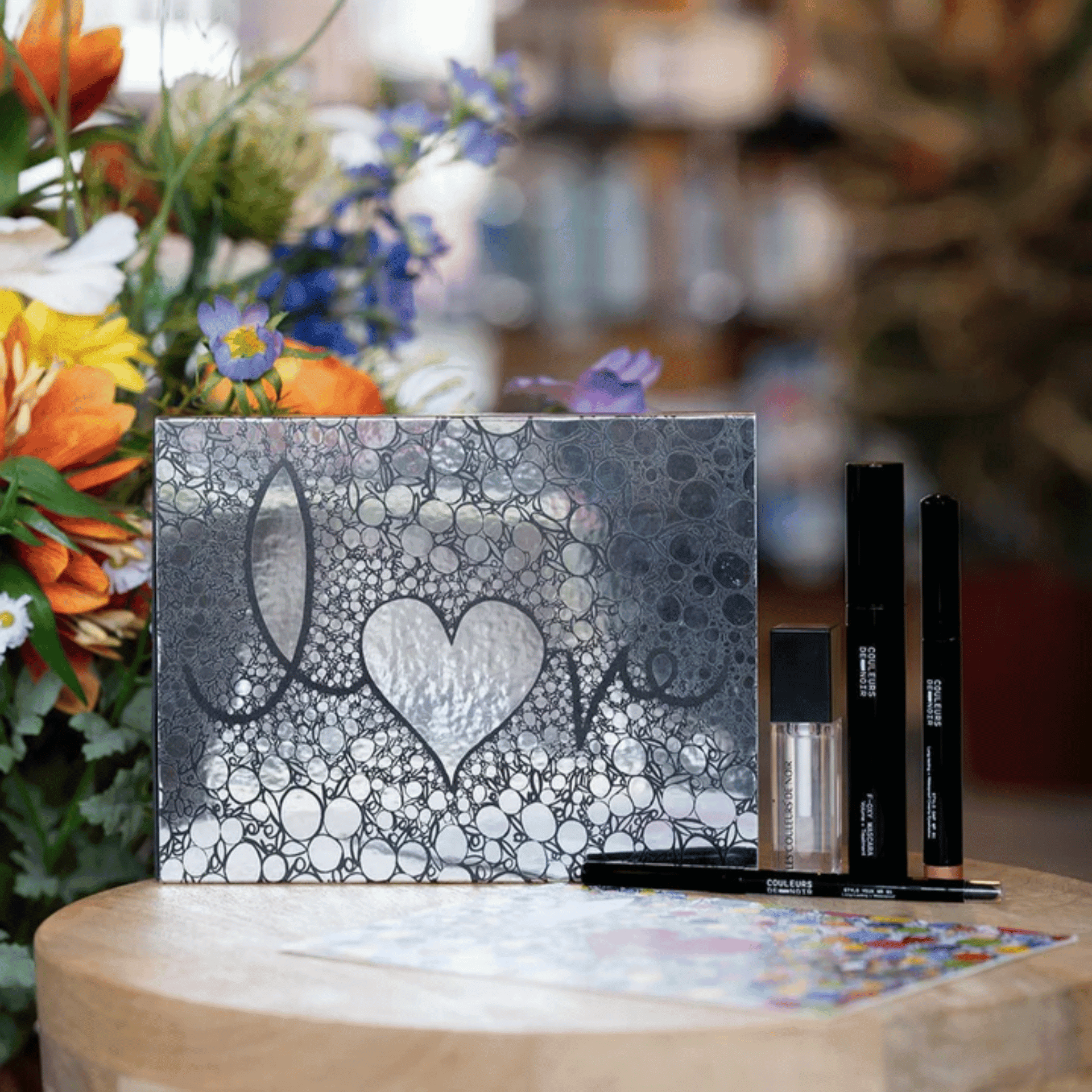 Couleurs de Noir The Essentials Collection by Delphine de Saxe-Cobourg Couleurs de Noir The Essentials Collection by Delphine de Saxe-Cobourg